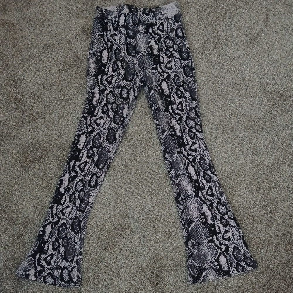 Stylish Snake Print Wide Leg Pants